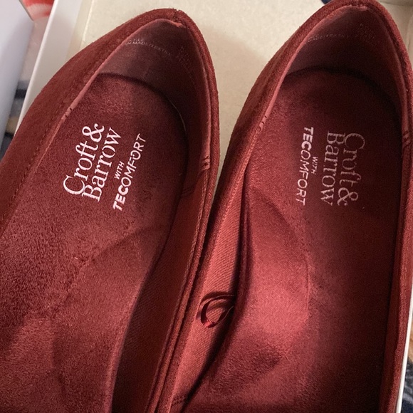 Croft and Barrow style icebergmint in the color burgundy. Wedge style shoes. 9 - Picture 5 of 7